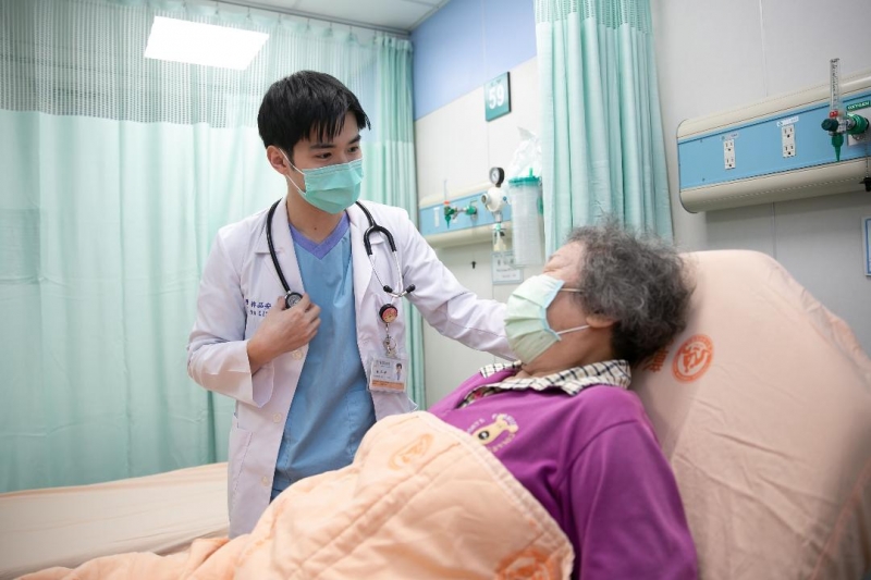 暖心醫病互動 彰基醫與急診ICU阿嬤的約定
