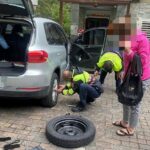 ▲民眾車輛於太魯閣山區發生問題時,員警經常扮演救助天使的角色 (圖/花蓮縣警察局 提供)