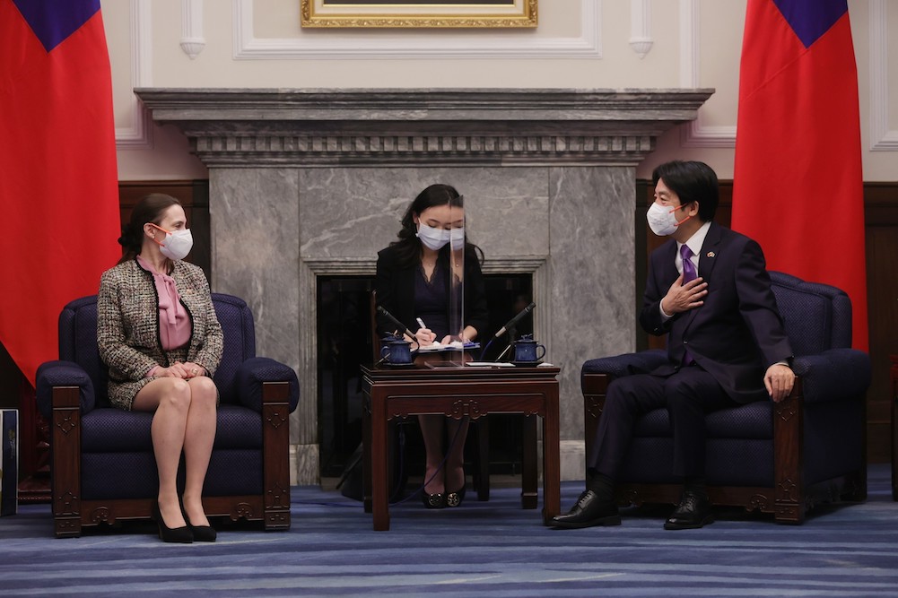 副總統賴清德4月12日上午接見「台灣-瑞典國會議員協會暨歐洲議會議員聯合訪團」。