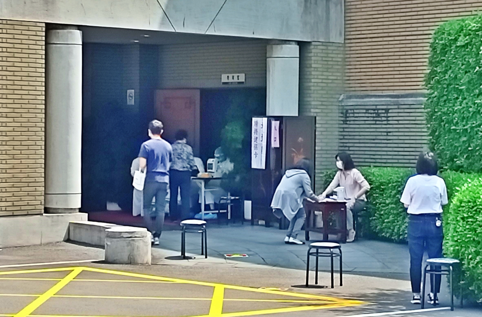行政院大採檢 再傳工友確診 副祕書長被迫請假 72 行政院大採檢 再傳工友確診 副祕書長被迫請假