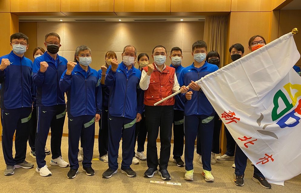 侯友宜授旗全中運新北代表隊 期勉選手再創佳績