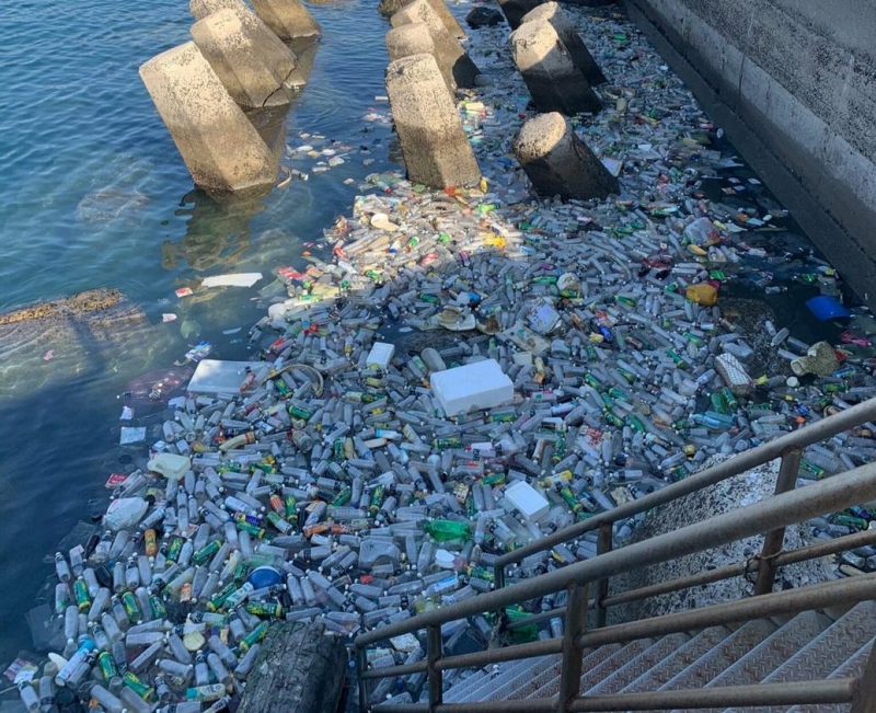 外垵漁港防波堤大量海漂垃圾 籲請民眾不亂拋