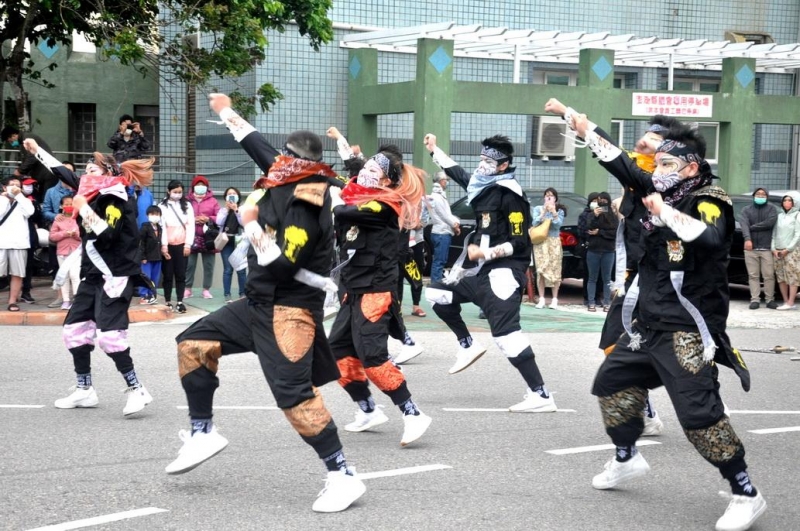 澎湖「花火20˙陪你遊行」踩街熱鬧登場