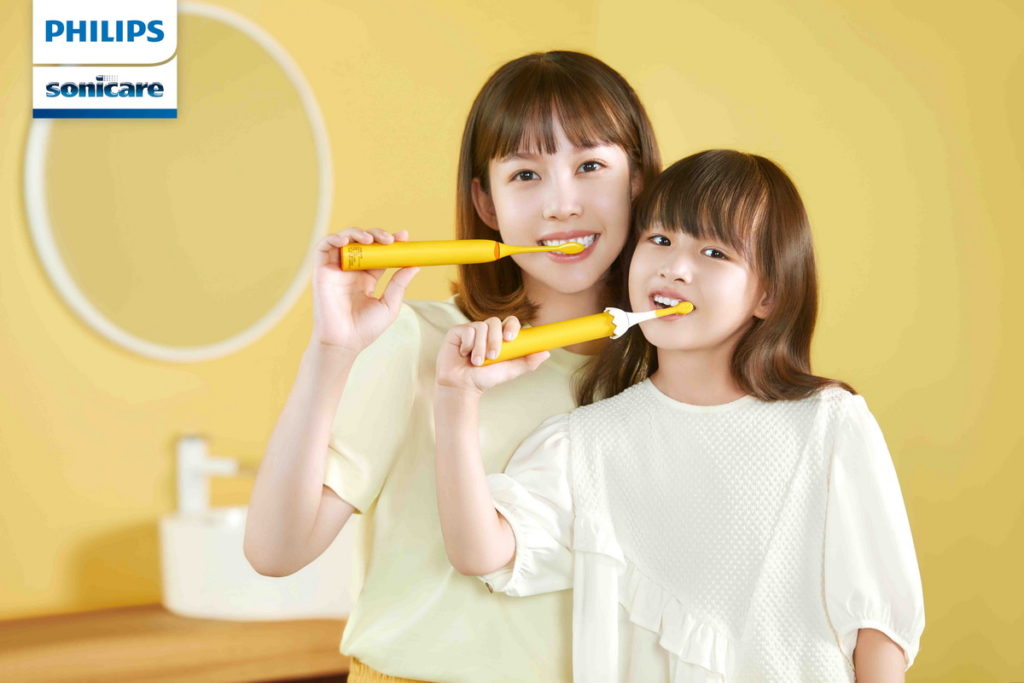 全新Q萌上市的「飛利浦Sonicare I LINE Friends聯名輕巧軟毛音波電動牙刷莎莉款」推出成人及兒童款莎莉音波電動牙刷...