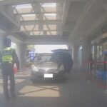 ▲新城加灣派出所員警一路開燈鳴笛,開道護送昏厥民眾至醫院急診 (圖/花蓮縣警察局 提供)