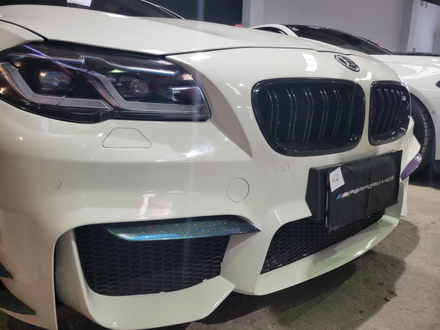 圖片說明:盛嘉車業有自己的鈑金廠,提供客製化變色龍的烤漆服務。(記者葉鈞宇攝)
