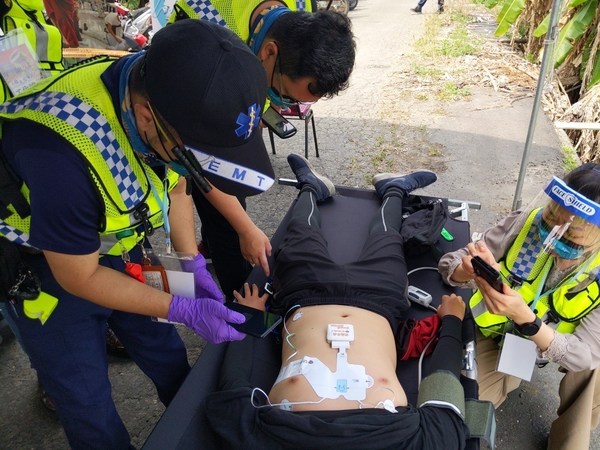 疫情下遶境狀況多,宇心贊助新式心電圖機助緊急救護團隊