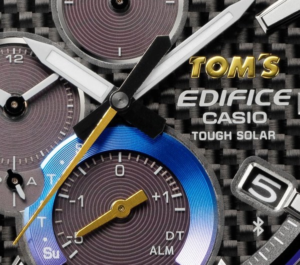 TOM’S logo, second hand and indicator hand in gold color TOM’S logo, second hand and indicator hand in gold color