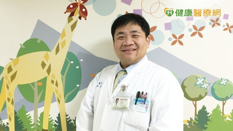 疫情飆!追加劑成關鍵,選AZ或mRNA「保護力接近」