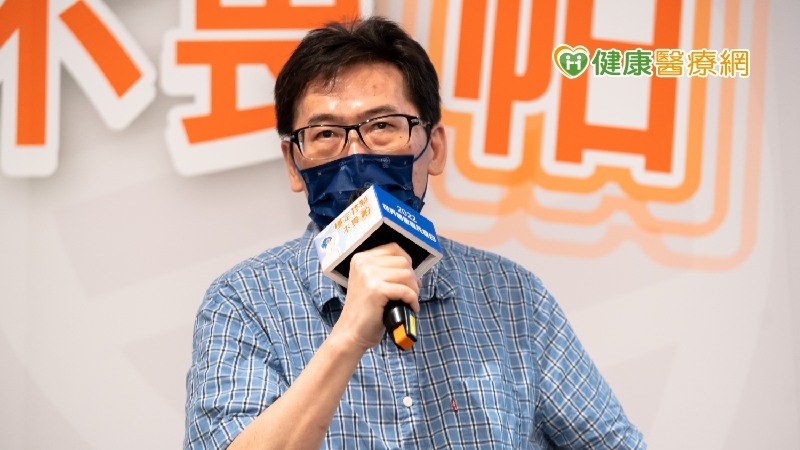 嗅覺失常、便祕、撲克臉 電腦工程師竟確診帕金森氏症