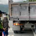 ▲新城警加強大型車違規取締,防止大型車超載、超速、闖紅燈、違規停車等危險行為 (圖/花蓮縣警察局 提供)