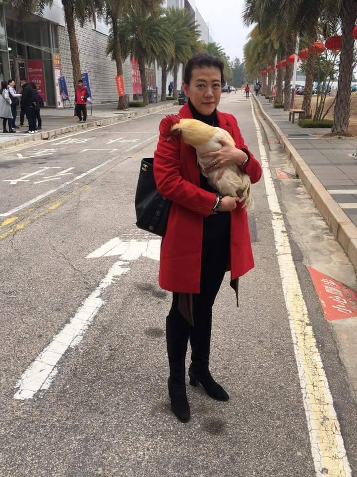 圖片說明:邱于芸為了台開6萬名散戶權益,進而與父親產生矛盾。(圖/翻攝自邱于芸臉書)