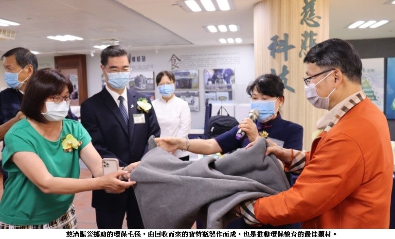 可能是 4 個人的圖像