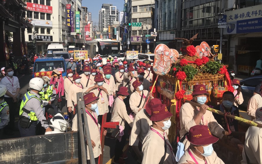 ▲豐原分局派遣專責警力全程執行護轎,機動排除各種突發狀況 (圖/台中豐原分局 提供)
