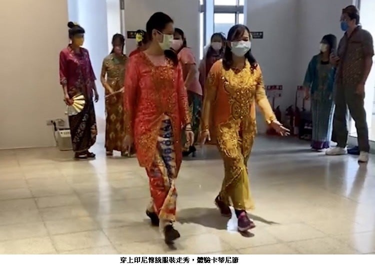 可能是 7 個人和大家站著的圖像