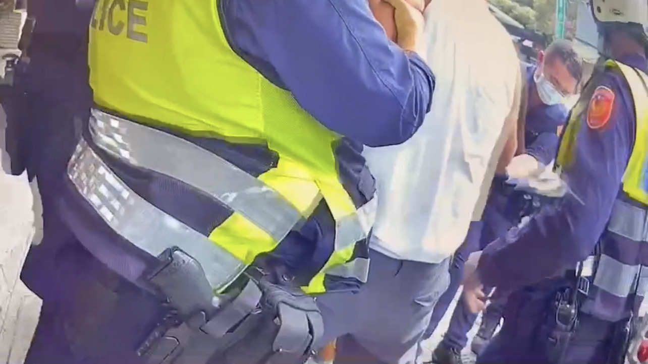 現場將劉嫌強制送醫