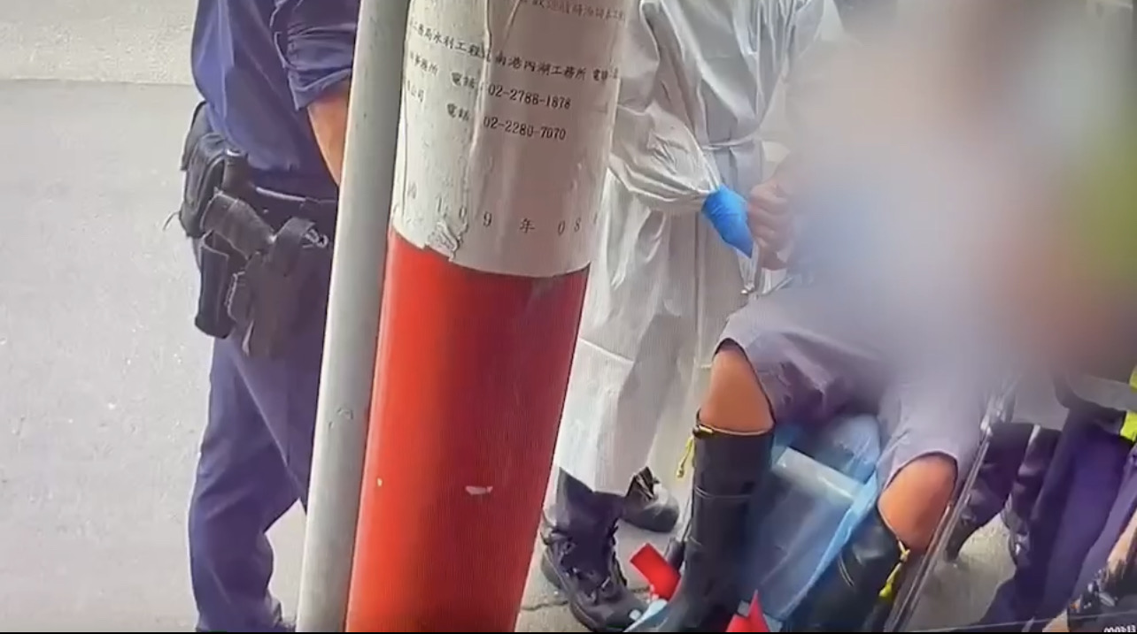 現場將劉嫌強制送醫