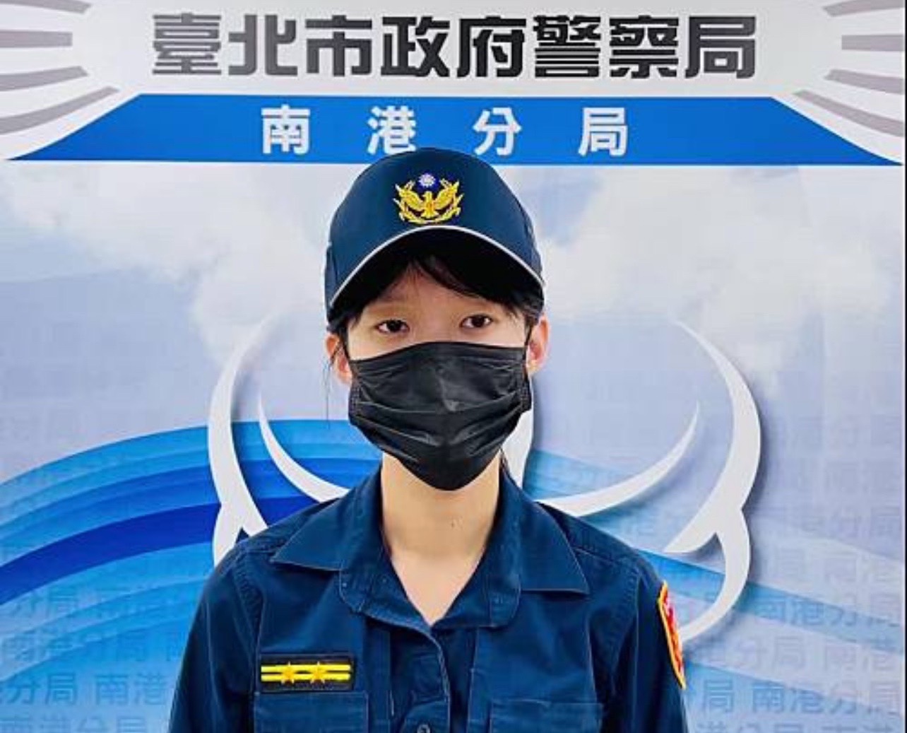 圖片說明:舊莊派出所所長陳怡婷說明畫面。(記者林艾錡翻攝)