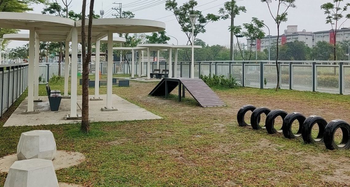 包辦食衣住行 帶毛小孩「凸歸高雄」不是夢! 公私部門各領域動物友善空間持續熱情招募中