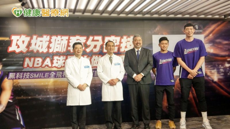 隱形眼鏡一跑掉打亂比賽陣腳 籃球員靠SMILE全飛秒找回視力