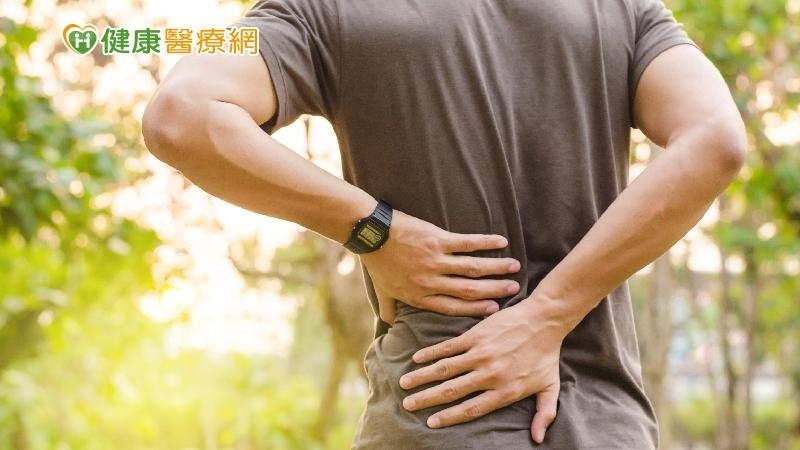 腰痠背痛跑去按摩沒效?看看這3種治療對症下藥