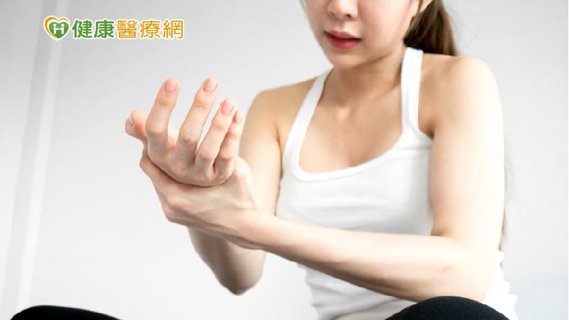 年輕人手麻腳麻小心多發性硬化症 及早發現穩定治療是正解