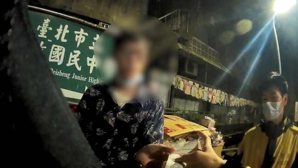 警盤查少年依法舉發無照駕駛