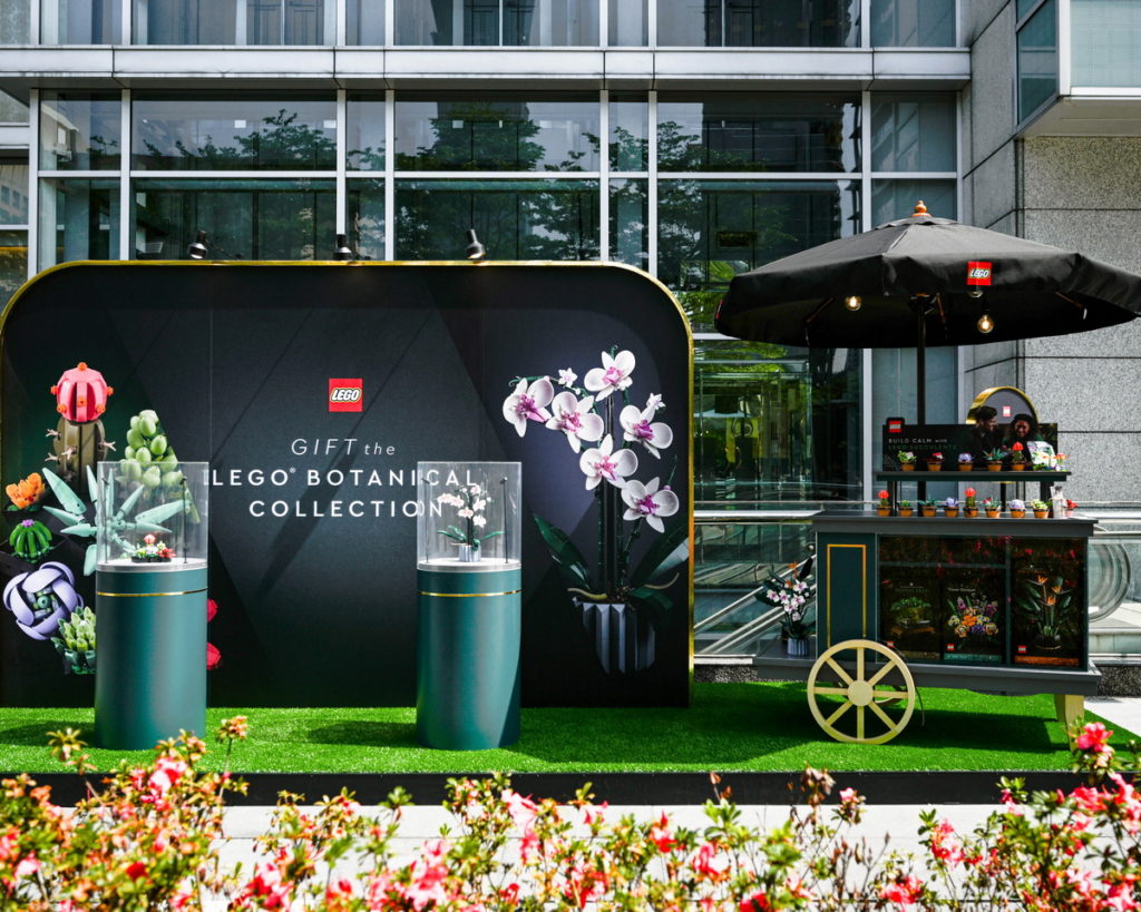 全台樂高指定店鋪開賣療癒「10309多肉植物」及「10311蘭花」新品,部分零件更採用以甘蔗製作而成的植物性塑膠部分零件,展現樂高對環境永續的關...