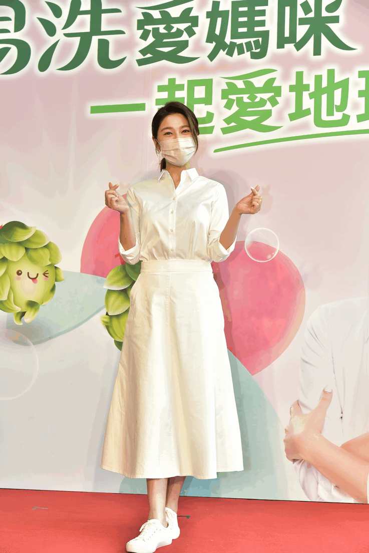 台酒生技『易洗樂』產品年度代言人白家綺 出席母親節檔期活動
