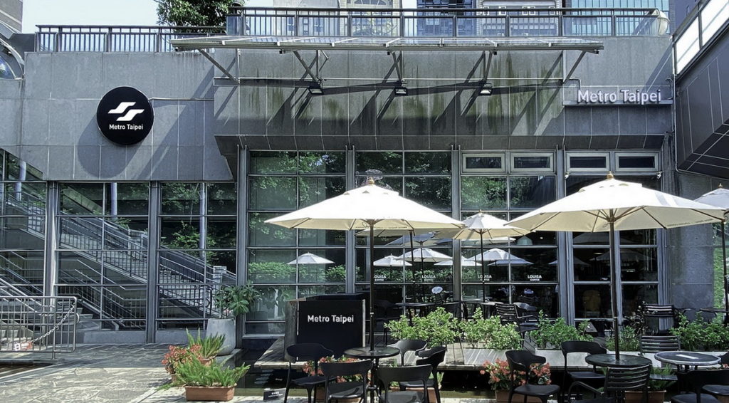 Metro Taipei X LOUISA COFFEE首創捷運聯名門市大安森林公園店 是結合咖啡與生活的經典門市