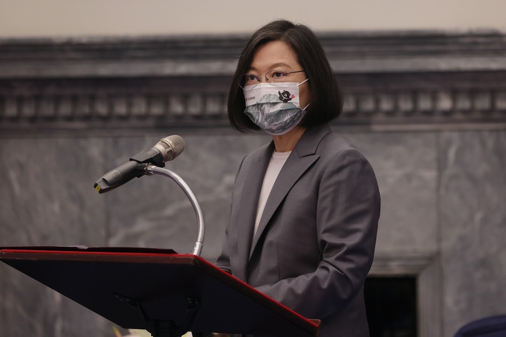 蔡英文接見北美臺灣商會訪團 聆聽赴美爭取臺美貿易協定成果 50 總統蔡英文29日上午接見「北美洲臺灣商會聯合總會回國訪問團」。蔡英文致詞強調臺美關係之於臺灣的重要性。