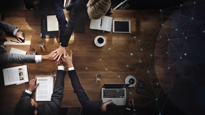 外國傑出人才歸化再添6名 為台齊心努力 5 aerial view business team 53876 124515 scaled