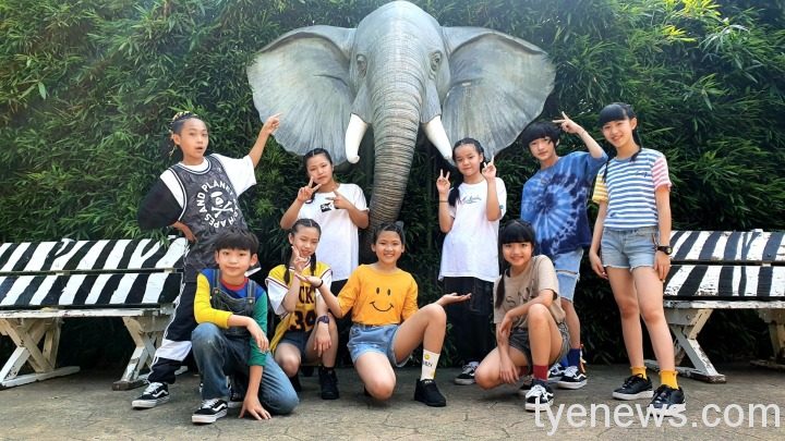 六福村送大禮啦!兒童節連假12歲以下免費入園 21 兒童節連假4月2日起至4月5日止,一連4天未滿12歲兒童免費,凡出生日期為2010年4月3日以後者,即符合免費資格。圖 六福村提供