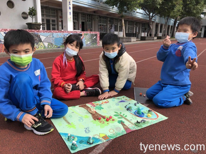 圖:大安國小每個年級都有課程在埤塘上課,在黑松輔導陪伴下發展出各年級多元主題 圖:大安國小每個年級都有課程在埤塘上課,在黑松輔導陪伴下發展出各年級多元主題
