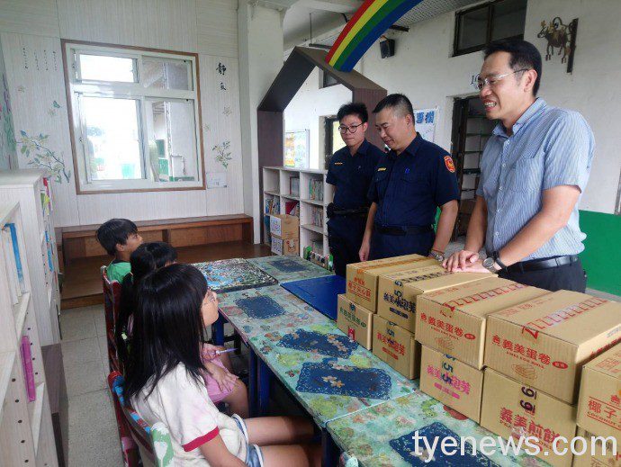 楊梅警捐贈上湖國小物資 為孩子埋下幸福種子 33 357254 new