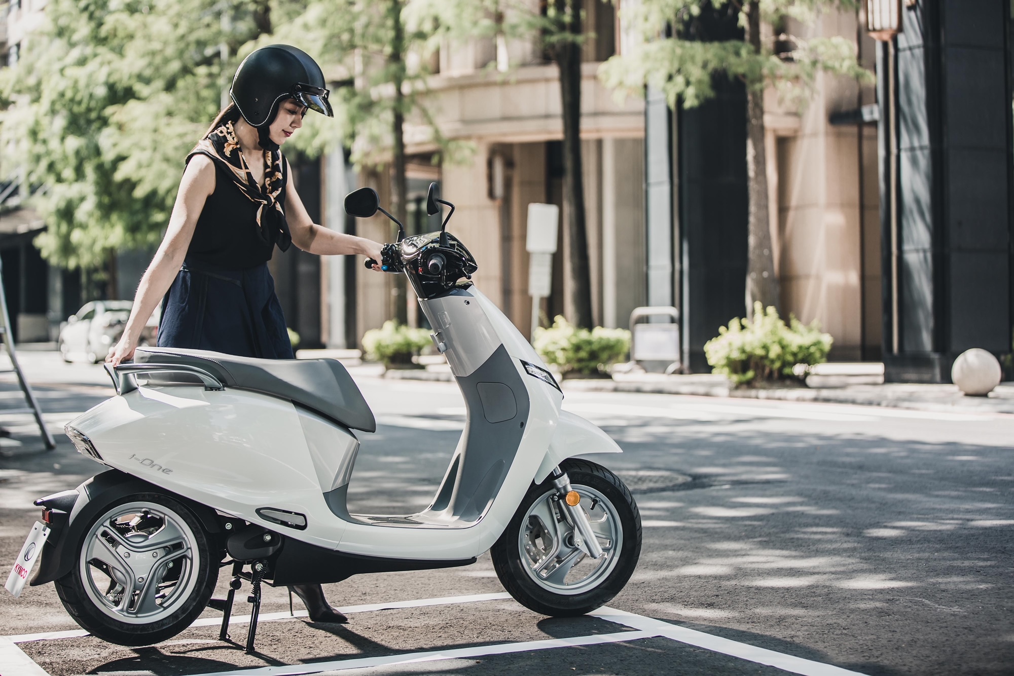 KYMCO Ionex感謝媽媽 現金購車贈禮券還可抽大獎 44 3. Ionex 電動車i One 相當暢銷深受歡迎,母親節特惠期間購車最划算!