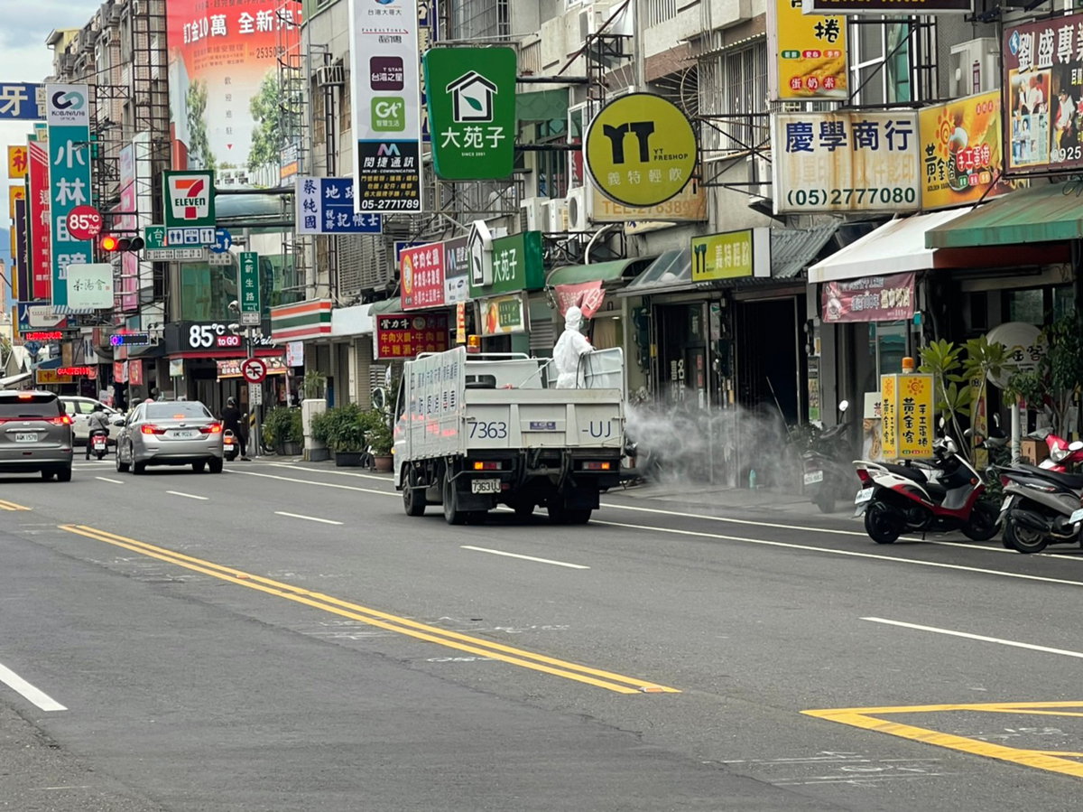 文化路等重要商圈消毒