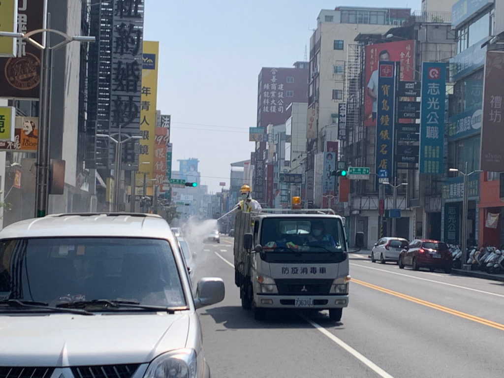 文化路等重要商圈消毒