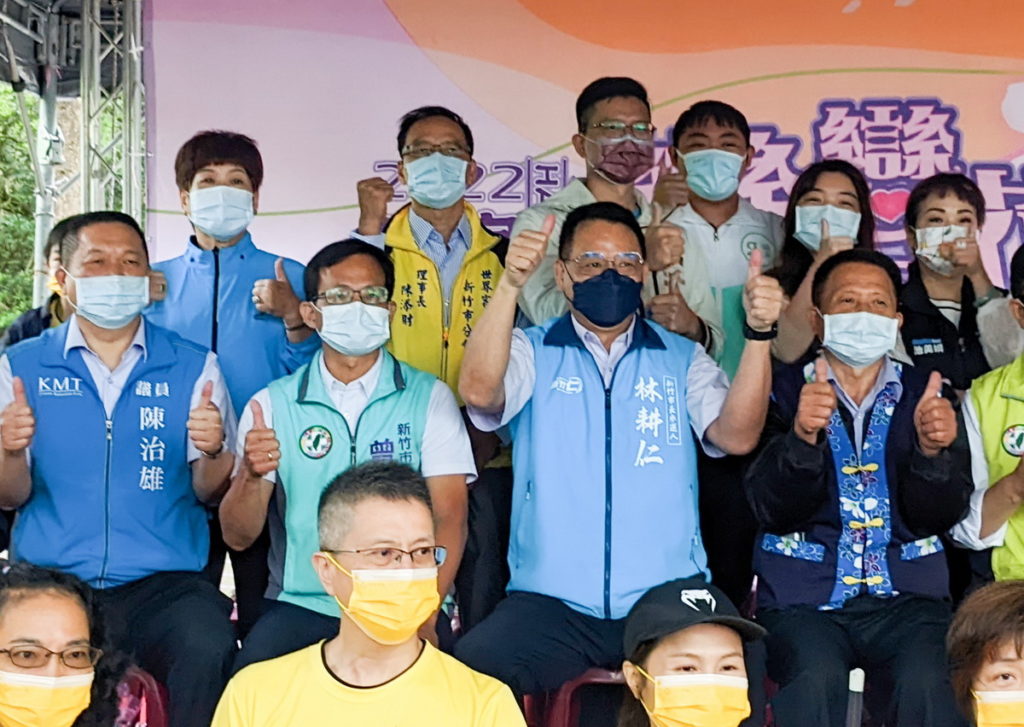 新竹戀戀桐花祭活動開跑，吸引許多民眾、國民黨團總召陳治雄、林耕仁等議員與民眾共同體驗桐花綻放之美，力推觀光。（圖翻攝自林耕仁臉書）
