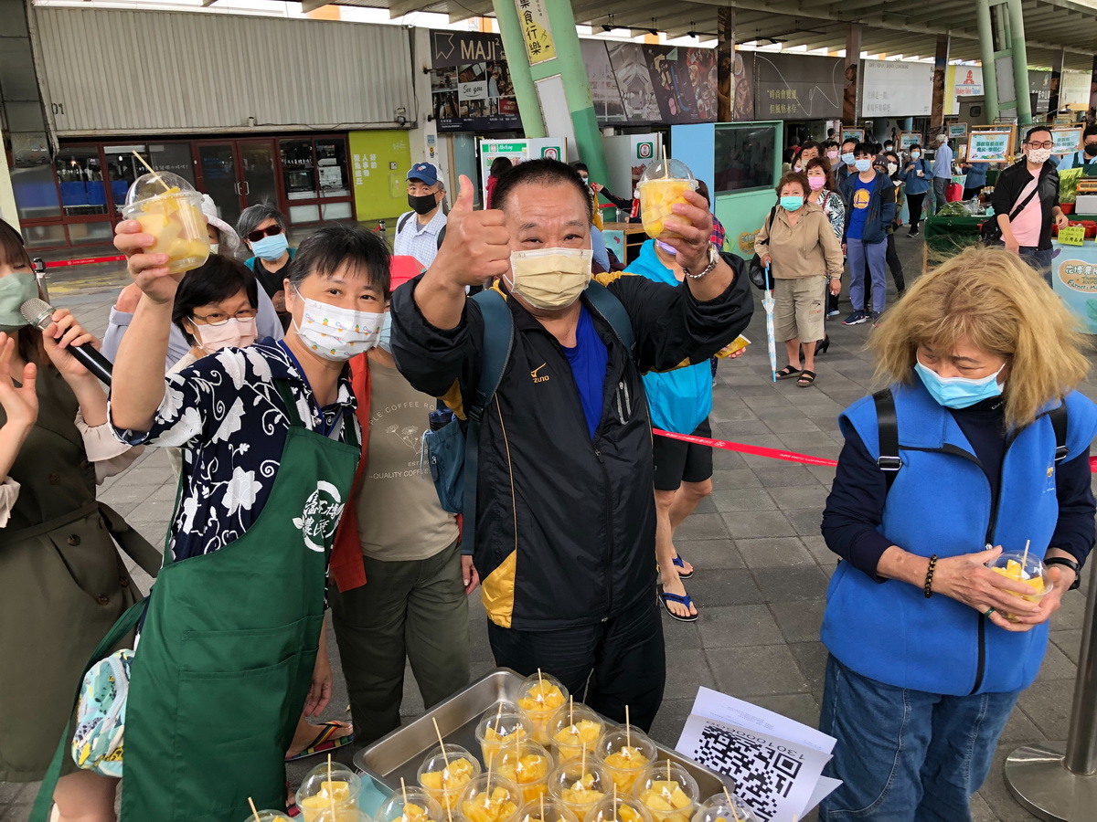 嘉義鳳梨台北花博市集品嚐活動 民眾比讚秒殺完售