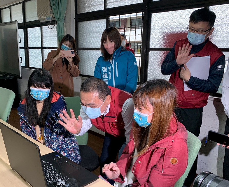 市長線上視訊關懷確診孩子,祝福孩子身體健康早日返校
