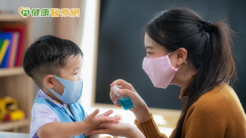 0-5歲無法打疫苗 萬一染疫怎麼辦?醫授防範、照護技巧