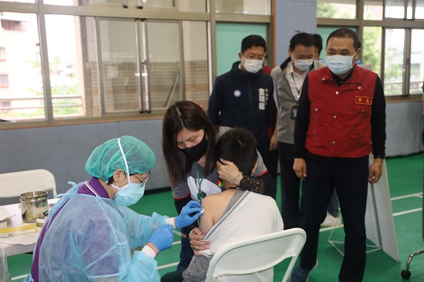 新北巿希望藉由學生接種疫苗提升校園防疫安全,讓孩子更加安心就學