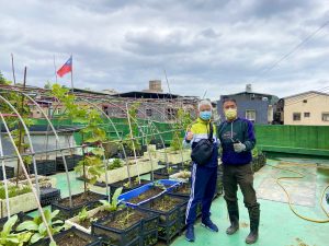 火車里長舒瑞利愛鄉愛土愛國旗打造「住五福我幸福」願景