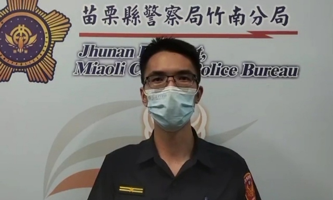 賊星該敗 通緝犯駕車逃卻掉田裡 竹南警尾隨制伏逮捕