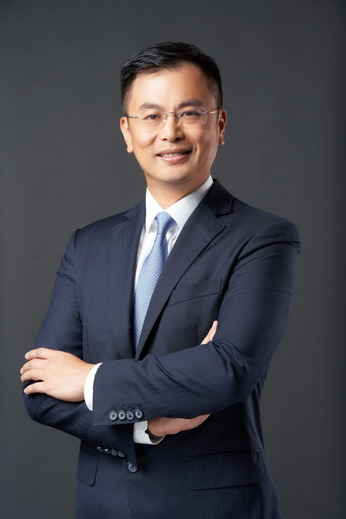 Lenovo 方案服務業務集團總裁黃建恆表示「企業資訊長希望與廠商合作,齊力推動組織前進並邁向成功。」