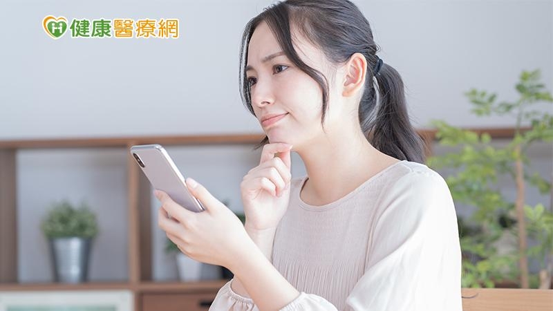 PCR陽性不必等簡訊!健保快易通即日起也可填