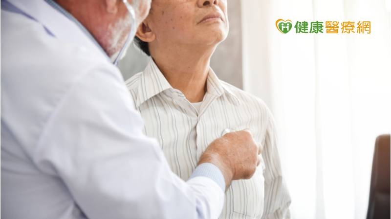 7旬翁「發燒、咳嗽、喘」 就醫竟驗出小細胞肺癌