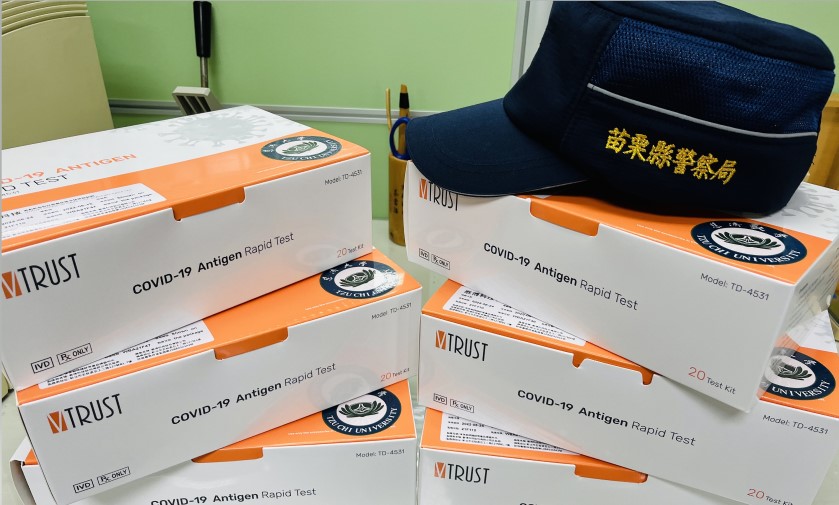 ▲台灣新冠肺炎人數急遽增加，苗栗縣警察局積極備用快篩試劑提供第一線員警使用    (圖/苗栗縣警察局 提供) 
