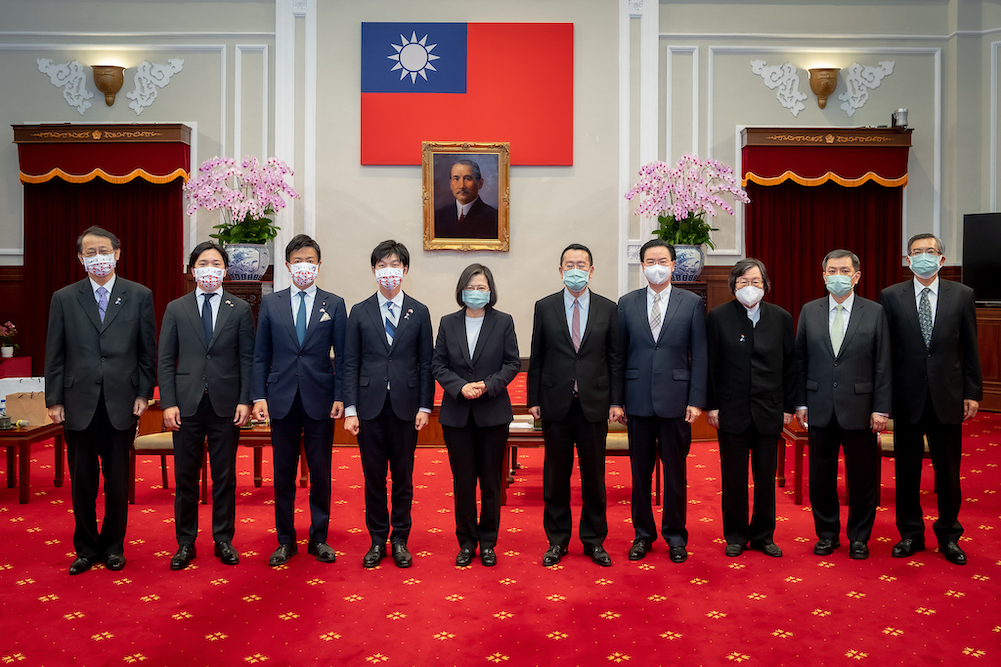 蔡英文賴清德見日本訪團 向日方明示:台日安全非單一國家課題 53 總統蔡英文5日接見日本自民黨青年局訪團,全體合影。